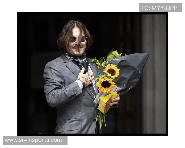 太阳报：网络喷子诽谤儿子逝世且女儿患癌症，福登已延聘律师